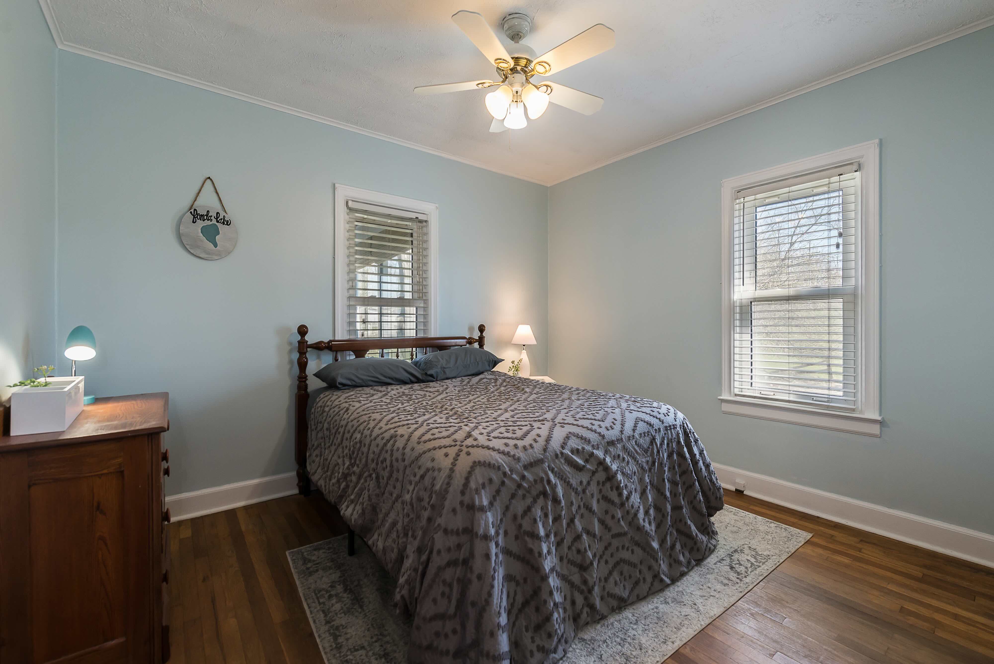 Queen bedroom at Fonda Lake Bungalow